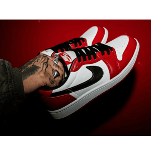 Air Jordan 1 Low OG Chicago (1)